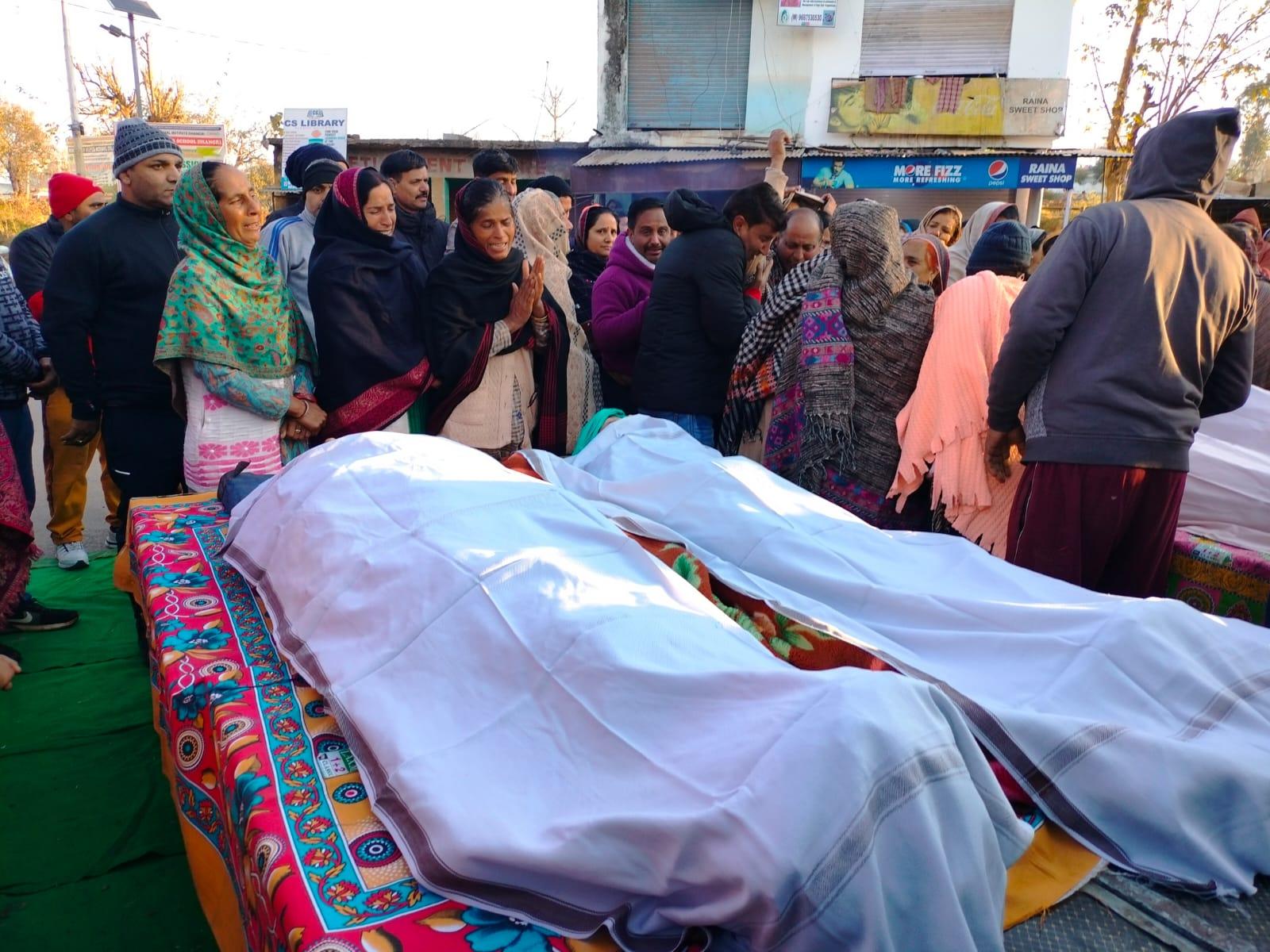 Image shows families mourning the death of their loved ones in Rajouri terror attack (Photo: India Today)