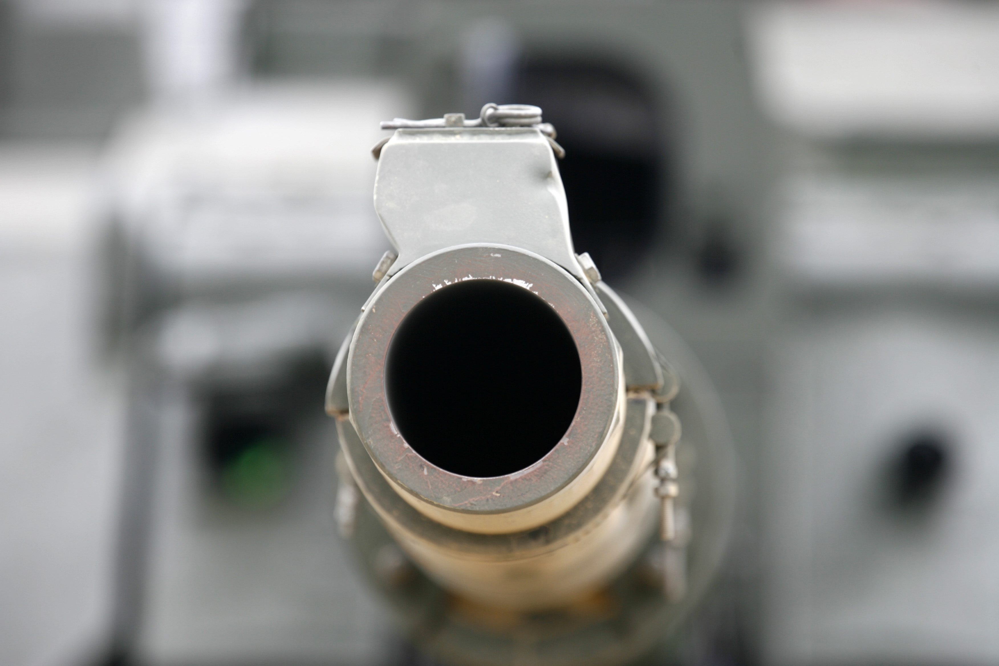 The_120mm_smooth_bore_tank_gun,_looking_down_the_barrel._MOD_45146594.jpg