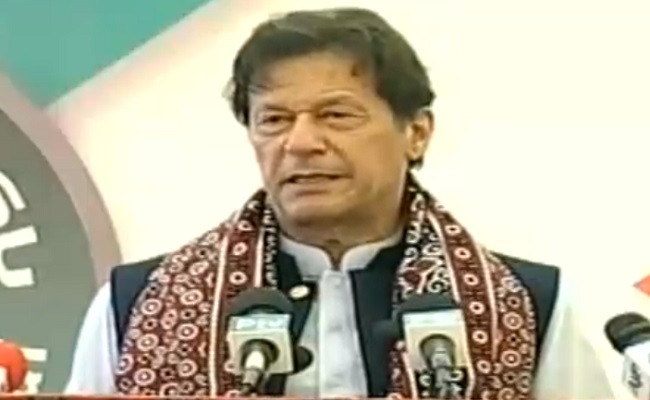 prime minister imran khan addressing a ceremony in sukkur on april 16 2021 screengrab