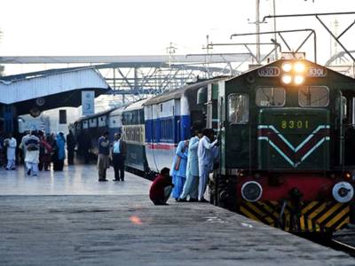 railway-earned-rs9-8mn-more-revenue-this-year-1546148099-8498.jpg