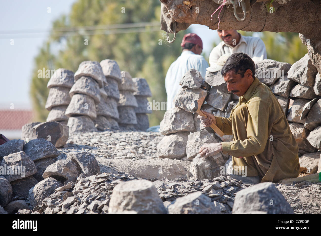 making-bowls-in-taxila-in-punjab-province-pakistan-CCEDGF.jpg