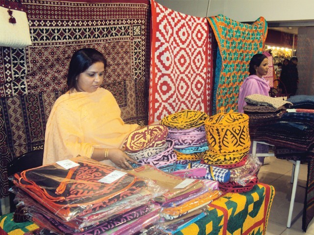 traditional-handicrafts-02-photos-nusrat-ghumro-640x480.jpg