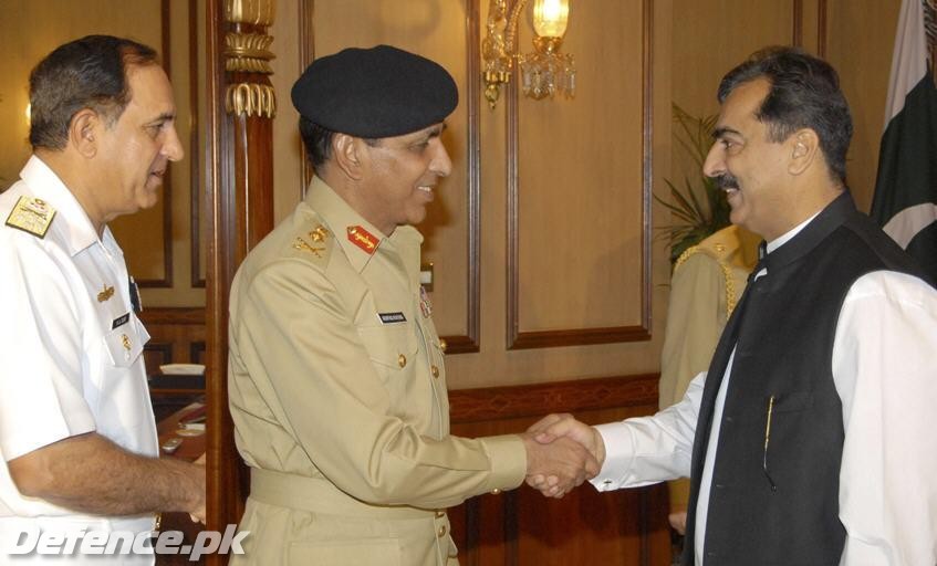Chaiman Joint staff commette Gen Tariq Majeed meet to PM Pakistan