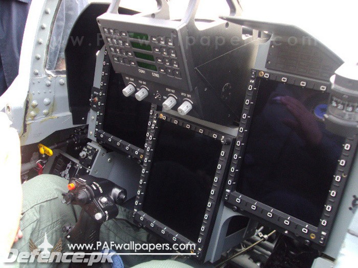 JF-17 Thunder,Cockpit Multi Functioning Displays.