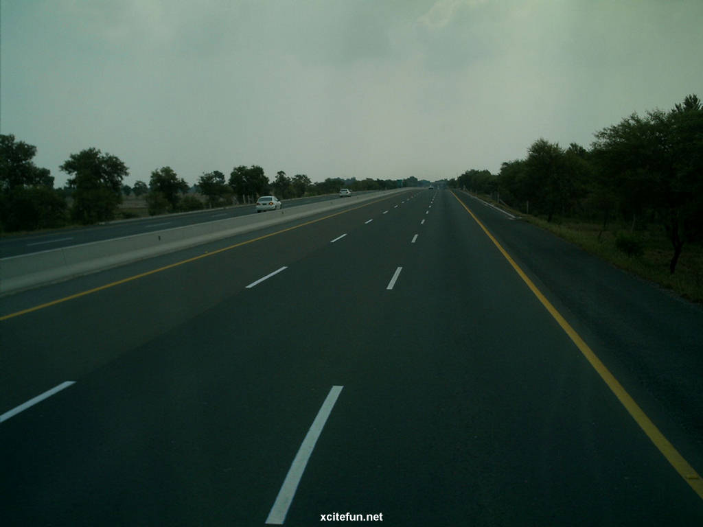 253512,xcitefun-motorway-pakistan-m-2-5.jpg