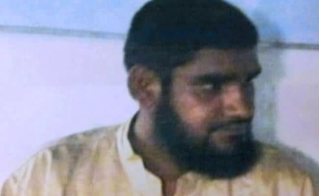 kashmir-terrorist-captured-alive_650x400_71469563332.jpg