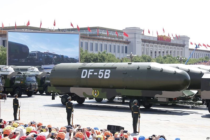 800px-DF-5B_intercontinental_ballistic_missiles_during_2015_China_Victory_Day_parade.jpg