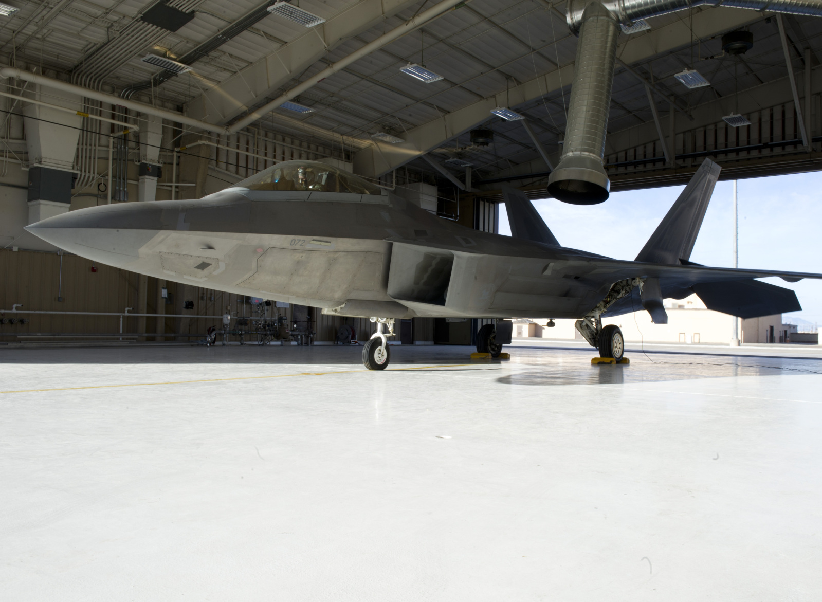 Lockheed+Martin+F-22+Raptor+twin-engine+fifth-generation+supermaneuverable+fighter+aircraft+stealth+technology+United+States+Air+Force+A+B+C+D+%25283%2529.jpg