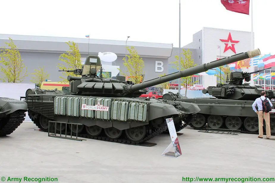 T-72B3_ERA_main_battle_tank_at_Army-2017_Moscow_Russia_925_002.jpg