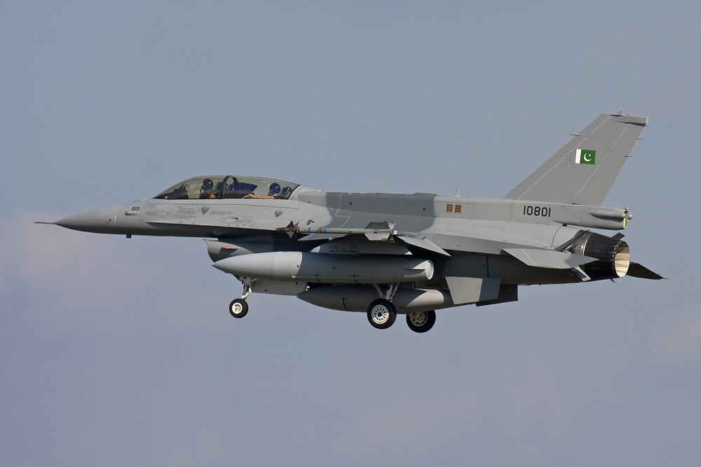 Pakistani_F-16_Fighter_Jet.jpg