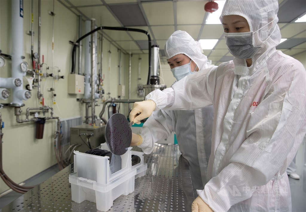 A semiconductor wafer during manufacture. CNA file photo