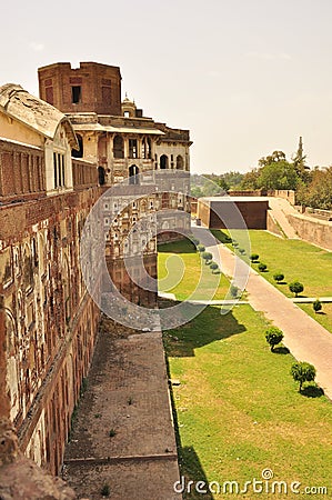 walls-lahore-fort-pakistan-elephant-gate-origins-go-as-far-back-as-antiquity-however-existing-base-structure-was-built-33726985.jpg