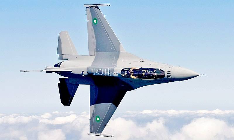 PAF F - 16 fighter jets scrambled to chase and intercept the Indian plane