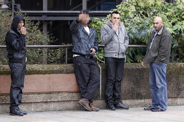 Mohammed+Sajid,+unidentified+person,+Qamar+Shahzad+and+Mohammed+Amin+A+arriving+at+Liverpool+Crown+Court