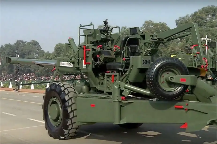 Dhanush_155mm_52_caliber_towed_howitzer_Indian_army_India_Republic_Day_military_parade_2020_925_001.jpg