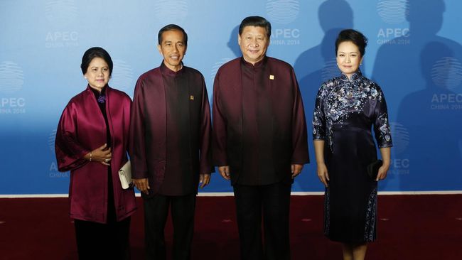 presiden-indonesia-joko-widodo-yang-dikenal-sebagai-jokowi-kiri-saat-ia-disambut-oleh-presiden-china-xi-jinping-selama-ktt-ker_169.jpeg
