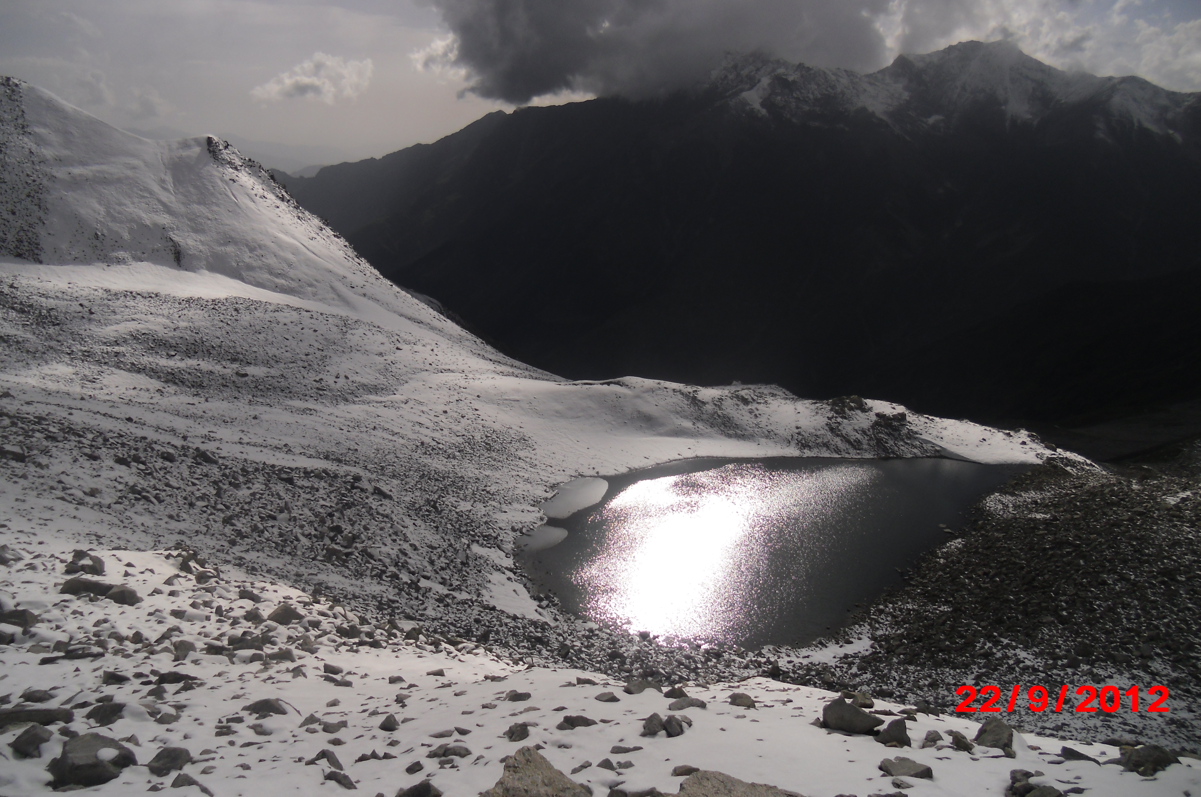 A_view_of_Ansoo_Lake_in_September.jpg