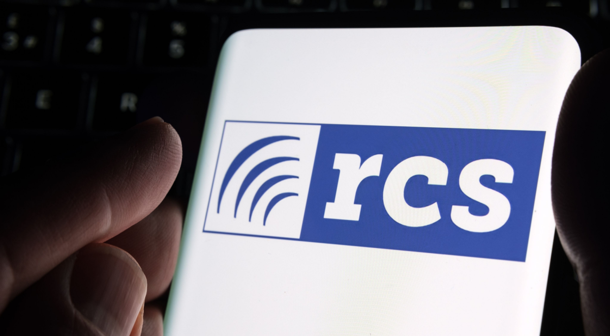 Mobile phone with RCS logo