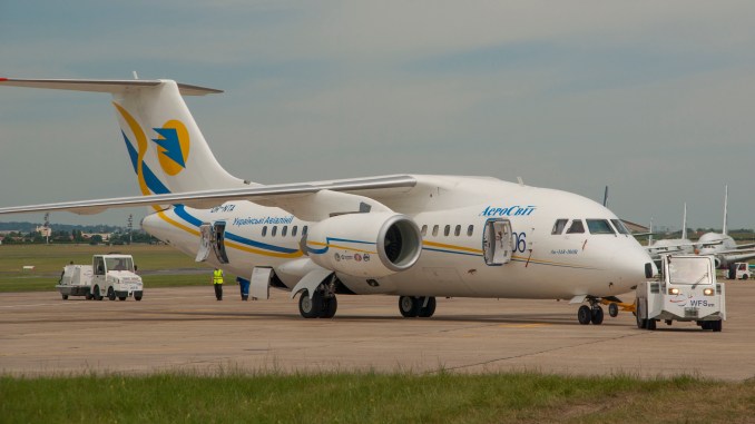 IMGP2605-Antonov-An-148-100B-UR-NTA.jpg