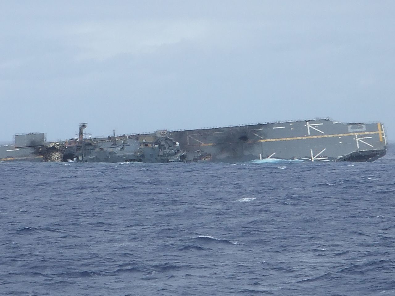 USS_Belleau_Wood_%28LHA-3%29_sinking.jpg