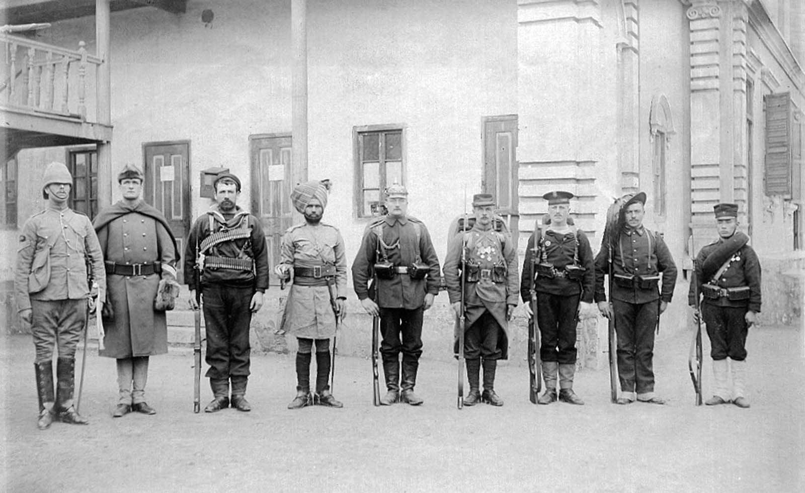 Troops_of_the_Eight_nations_alliance_1900.jpg
