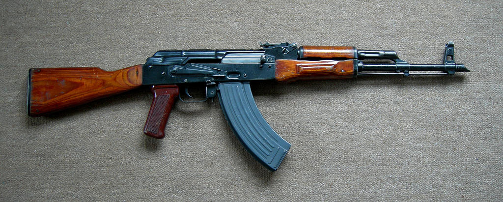 soviet_akm_assault_rifle_by_toxicgas.jpg
