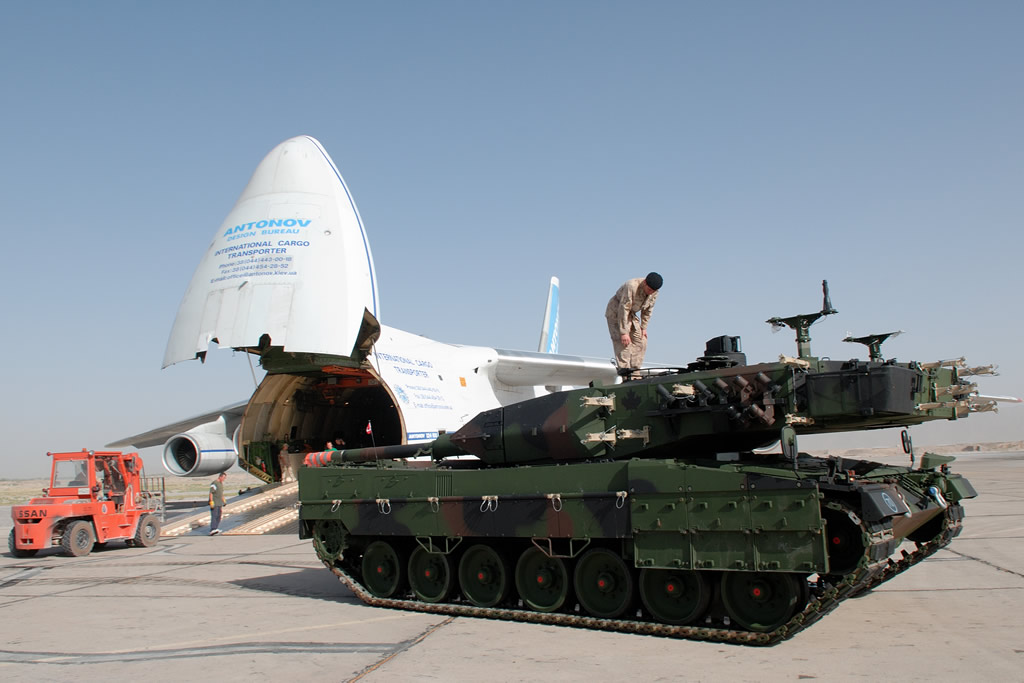 AIR_AN-124_Unloads_Leopard-2A6M_Canadian_Afghanistan_lg.jpg