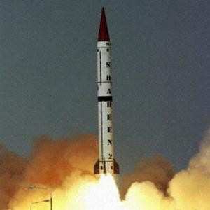 Pakistan-Shaheen-II-missile-0305-001a.jpg