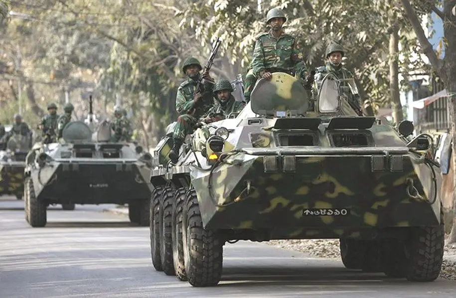 BTR-80_wheeled_armoured_vehicle_personnel_carrier_Bangladesh_Army_001.jpg