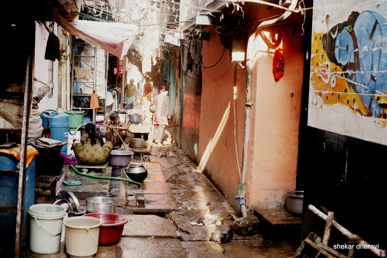 alleyways-dharavi-shekar.jpg