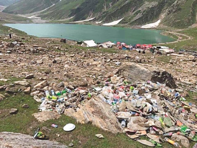 Trash left over by tourists at Lake Saiful Muluk | Photos provided by the writer