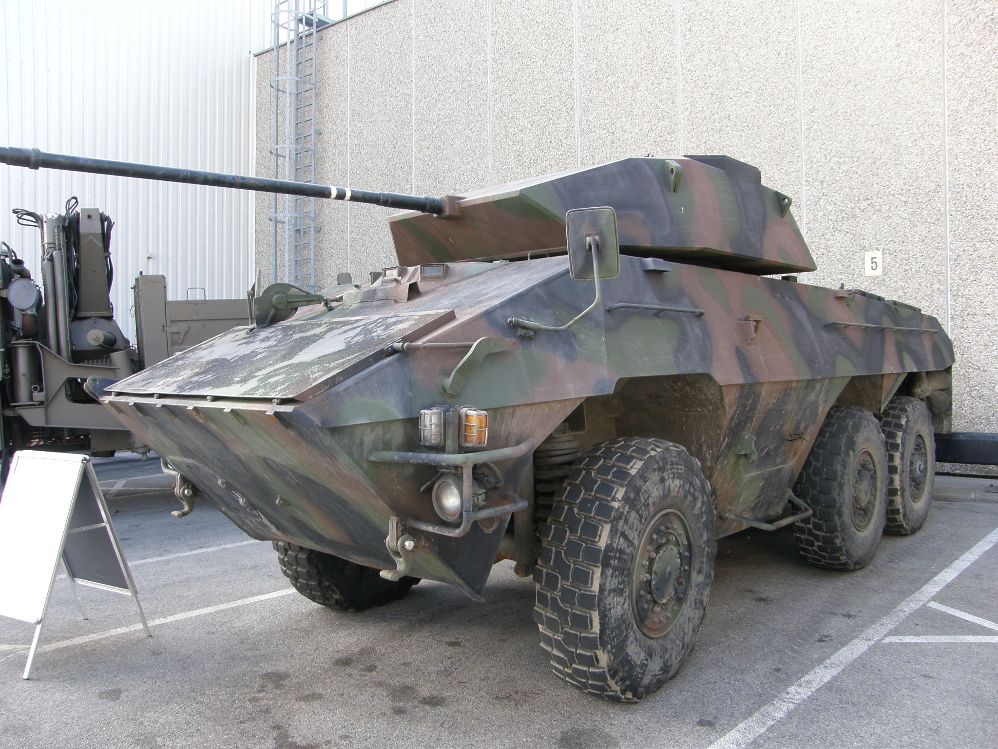 ÖAF_light_wheeled_tank-prototype_from_1977.JPG