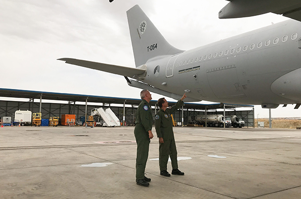 WP-Pilots-from-NATO-Airbus-A330-MRTT-fleet-inspecting-the-Elbit-J-MUSIC-DIRCM-turret_credit-NSPA-scaled-2.jpg