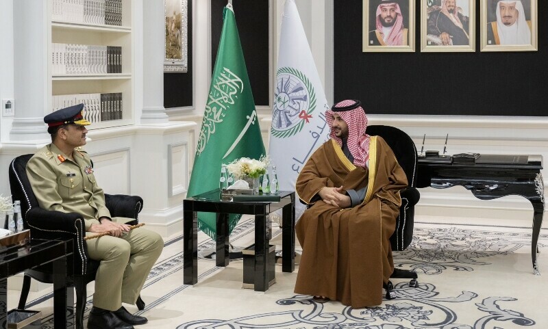 <p>COAS Gen Asim Munir meets Saudi Arabia’s Defence Minister Prince Khalid Bin Salman on Thursday. — Photo: Prince Salman/Twitter</p>