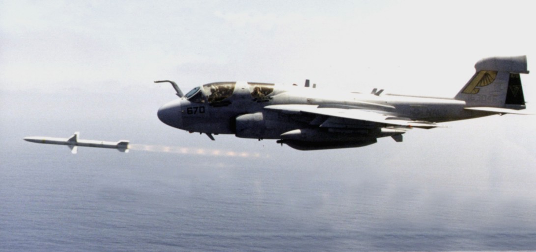 EA-6B_launching_AGM-88_HARM_1999.jpg