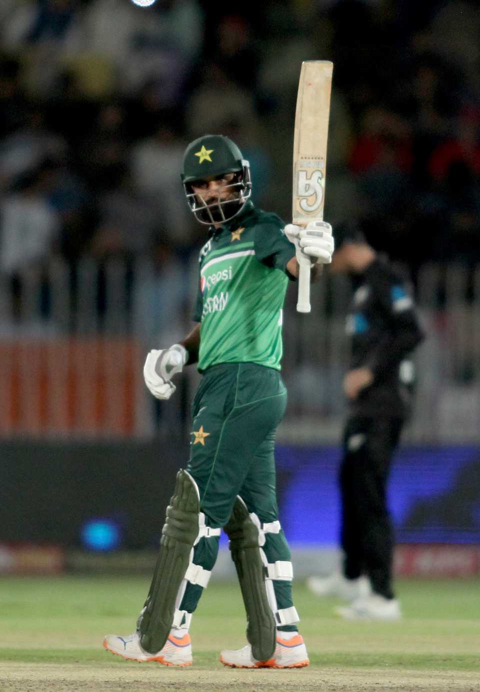 Fakhar Zaman acknowledges the crowd after his half-century