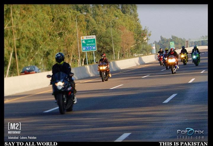 Bike%2BRacing,%2BM2%2BMotorway%2BIslamabad%2Bto%2BLahore%2B-%2BPakistan_1.jpg