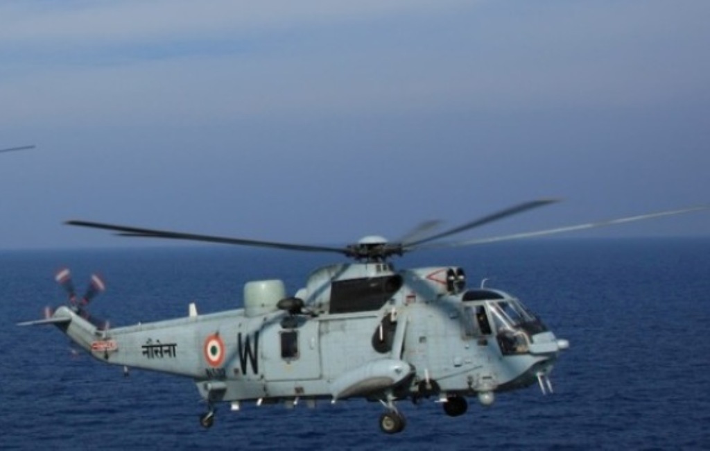 Westland+Sea+King+Mk.42B-C++twin-engined+anti-submarine+warfare+%2528ASW%2529+helicopter+INS+Viraat+%2528R22%2529++aircraft+carrier+Indian+Navy+%25282%2529.jpg