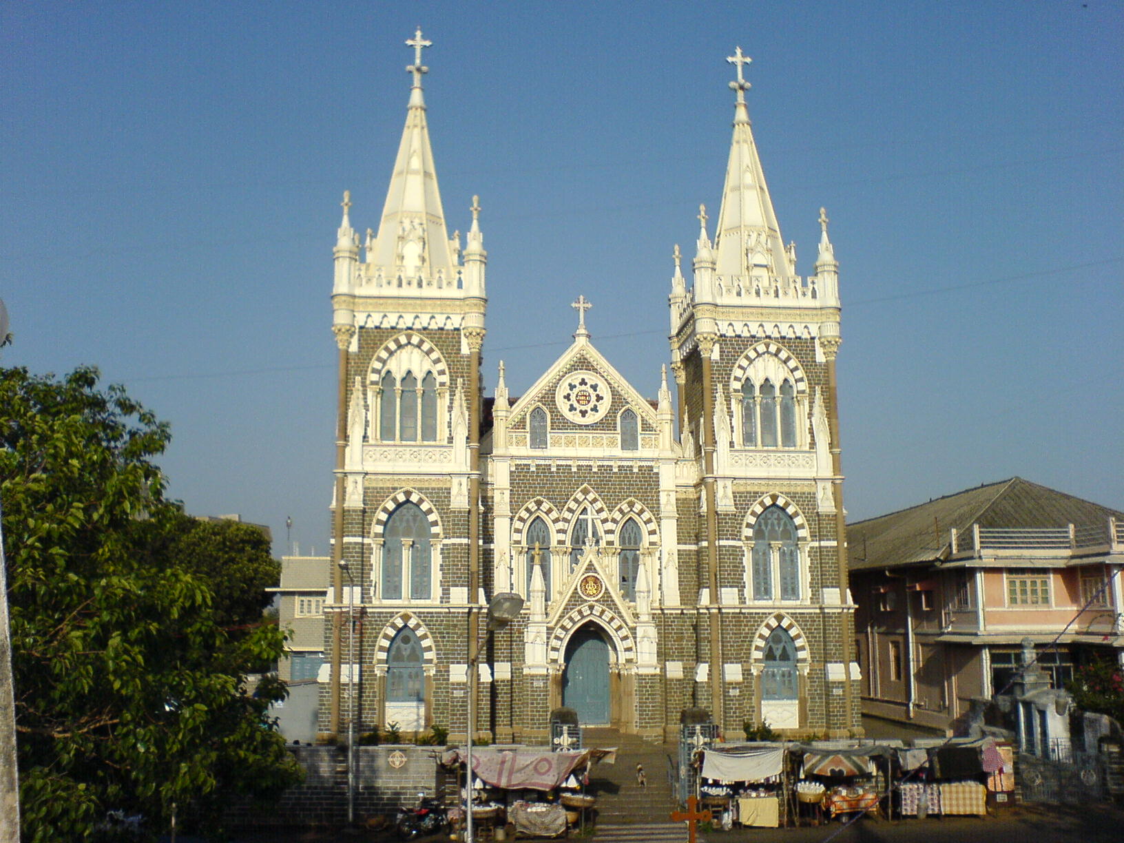 Mount_Mary_Church_(Bombay).jpg