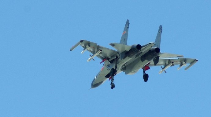 Su-27SK+J-11+b+bs+bsh+15+16+17+18+Su-30MKK+Chinese+Flankers+%25283%2529.jpg