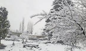 Snowfall, heavy rain in Chilas region renders entry to Gilgit blockaded