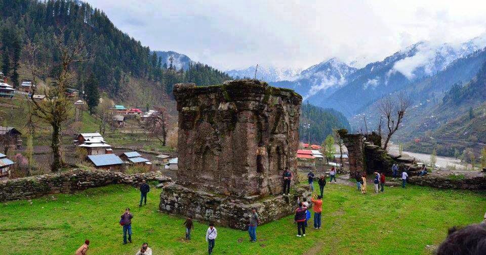 Ruins-of-the-9th-century-Sharda-University-Neelum-Valley-Kashmir.jpg