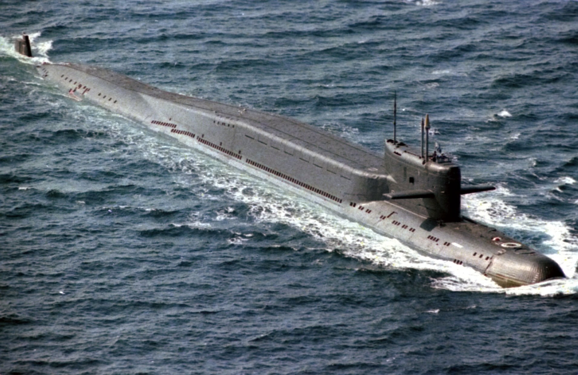 Delta-II_class_nuclear-powered_ballistic_missle_submarine_2.jpg