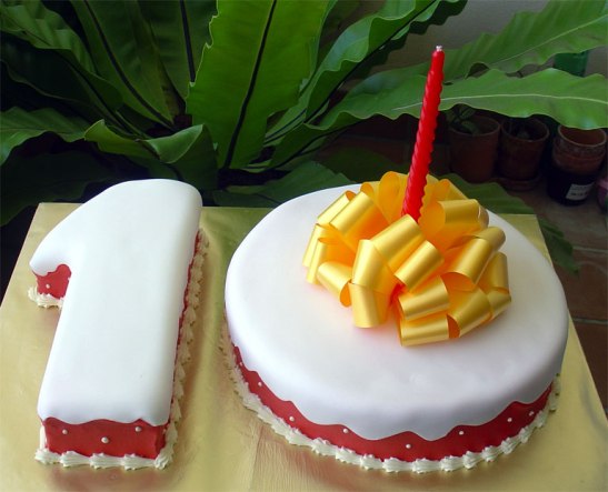 10th-anniversary-cake.jpg
