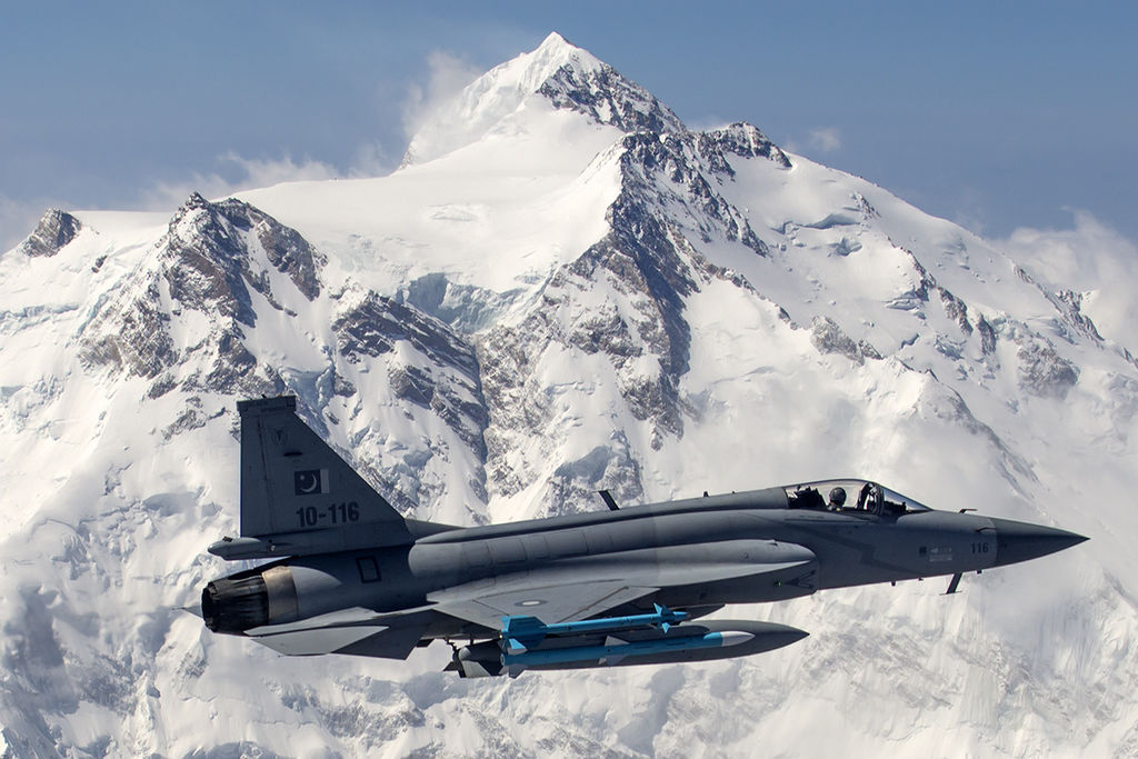 1024px-Pakistan_Air_Force_JF-17_Thunder_flies_in_front_of_the_26%2C660_ft_high_Nanga_Parbat.jpg
