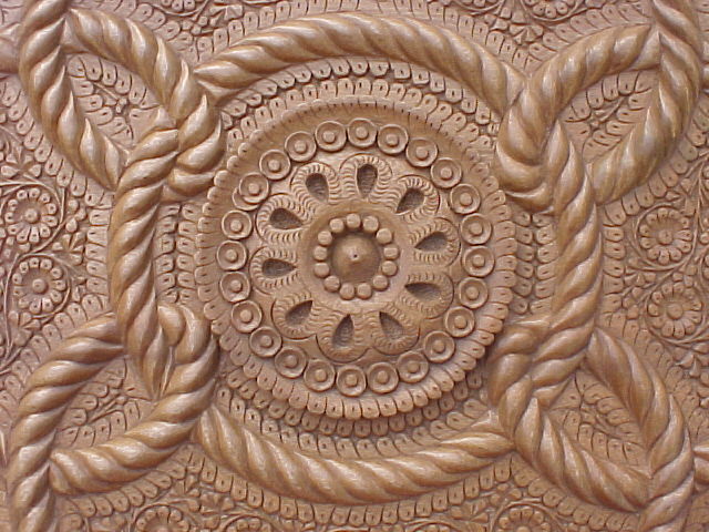 pic_pakistani-handicrafts_wood-carving-3.jpg