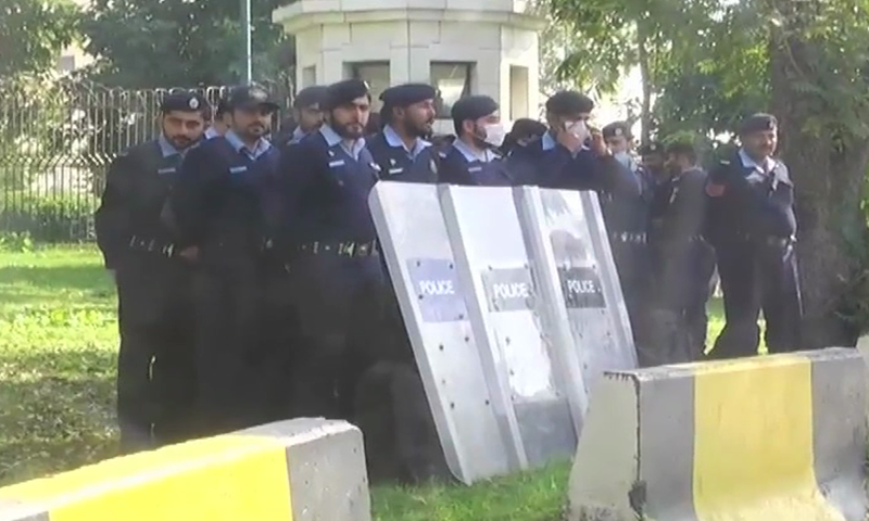 Policemen stand at the Supreme Court premises in this file photo. — DawnNewsTV