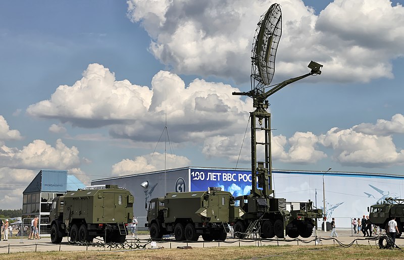800px-39N6E_Kasta-2E2_radar_-_100th_Anniversary_VVS-R_-01.jpg
