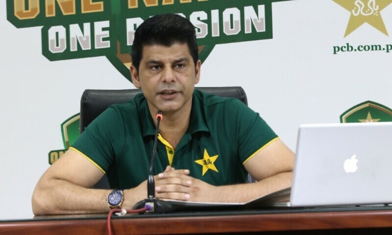 <p>Pakistan Cricket Board Chief Selector Mohammad Wasim addresses a press conference in Lahore on Thursday. — Pakistan Cricket Twitter</p>