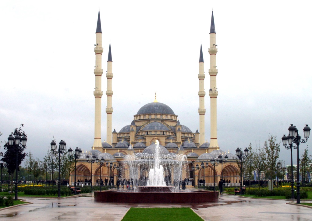 320234,xcitefun-akhmad-kadyrov-mosque-6.jpg